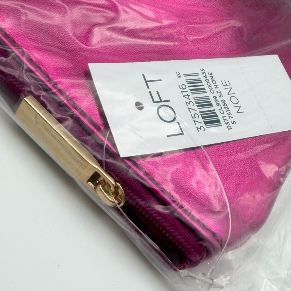 Loft Metallic Pink Cosmetic Pouch Travel‎ Makeup Organizer Zip Bag